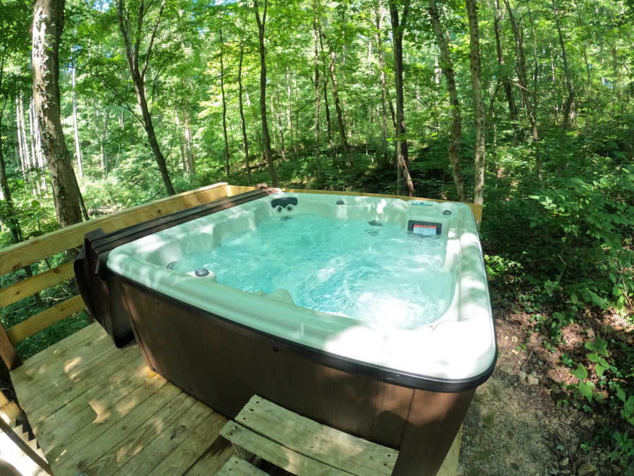 Eagle's Nest Cabin:Hot Tub and Deck